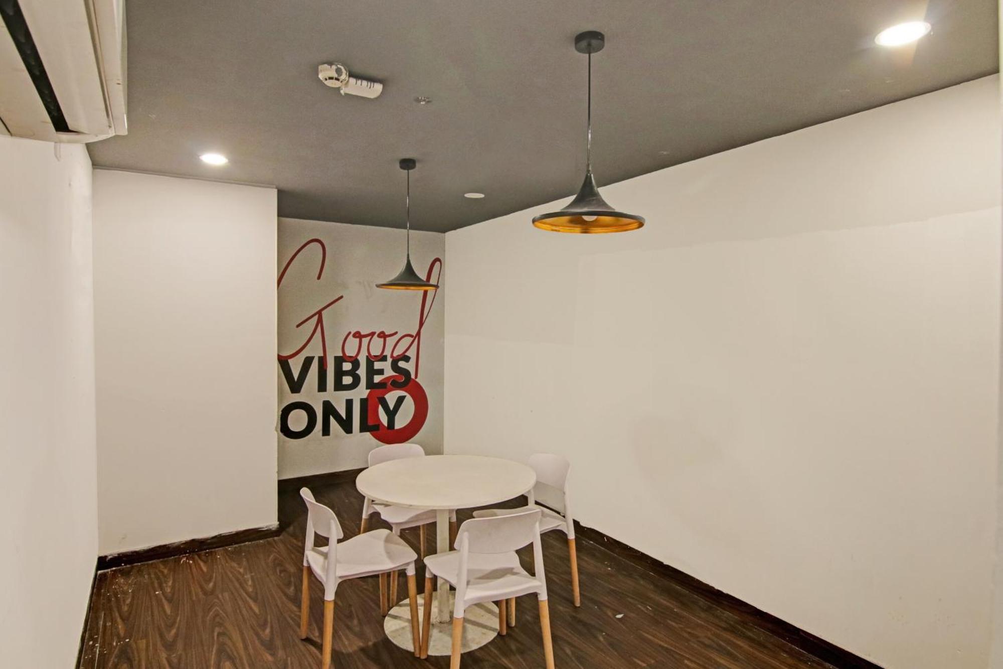 Collection O Slf Mall Sector 30 Otel Faridabad Dış mekan fotoğraf